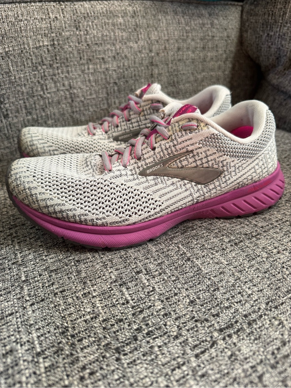 Brooks Women's grey and Pink Knit Running Sneakers